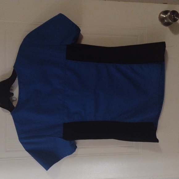 Scrub top women's size XS EUC - Picture 4 of 4
